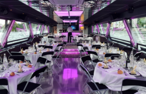 Diner professionnel à Lyon sur un bateau de croisière entièrement privatisé